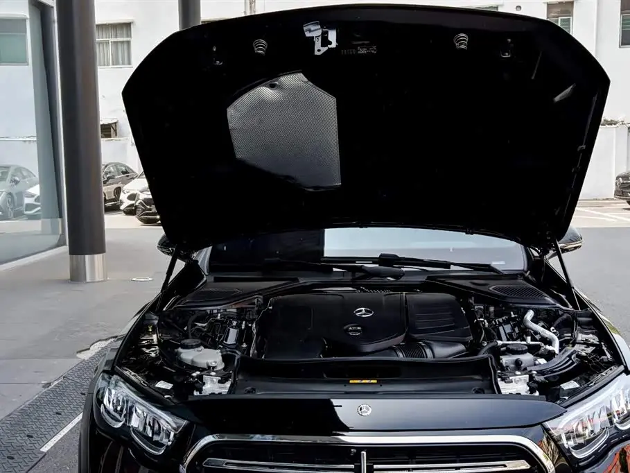 Mercedes-Benz E-Class 2026 — Photo 8/18