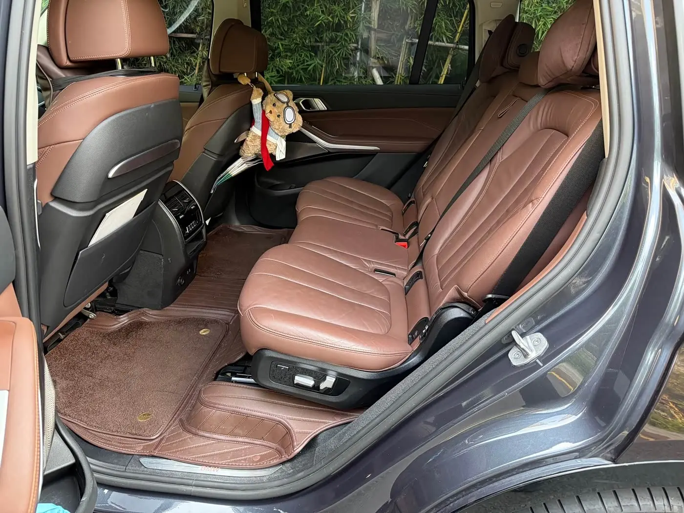 BMW X7 2021 — Photo 9/14