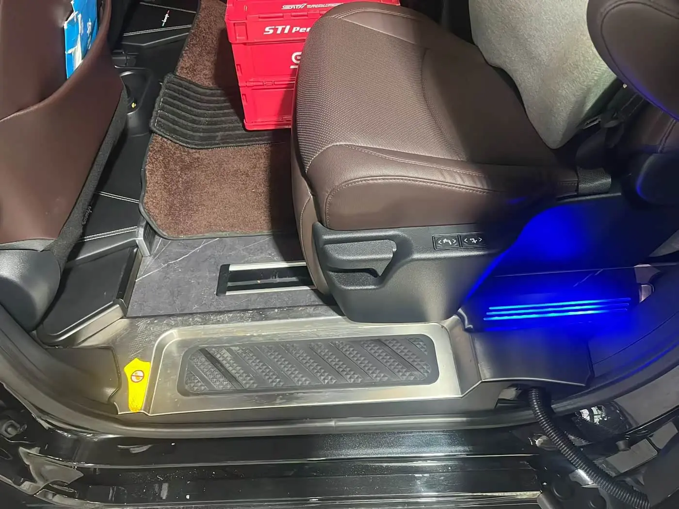 Toyota Granvia 2023 — Photo 7/9