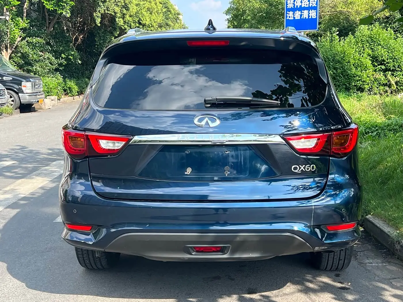 Infiniti QX60 2018 — Photo 6/20