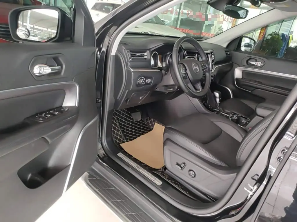 Jeep Grand Commander 2021 — Фото 13/20