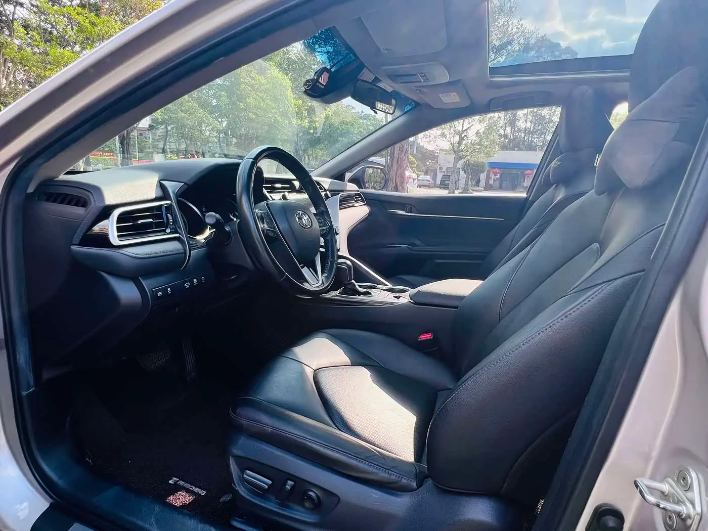 Toyota Camry 2020 — Şəkil 9/16