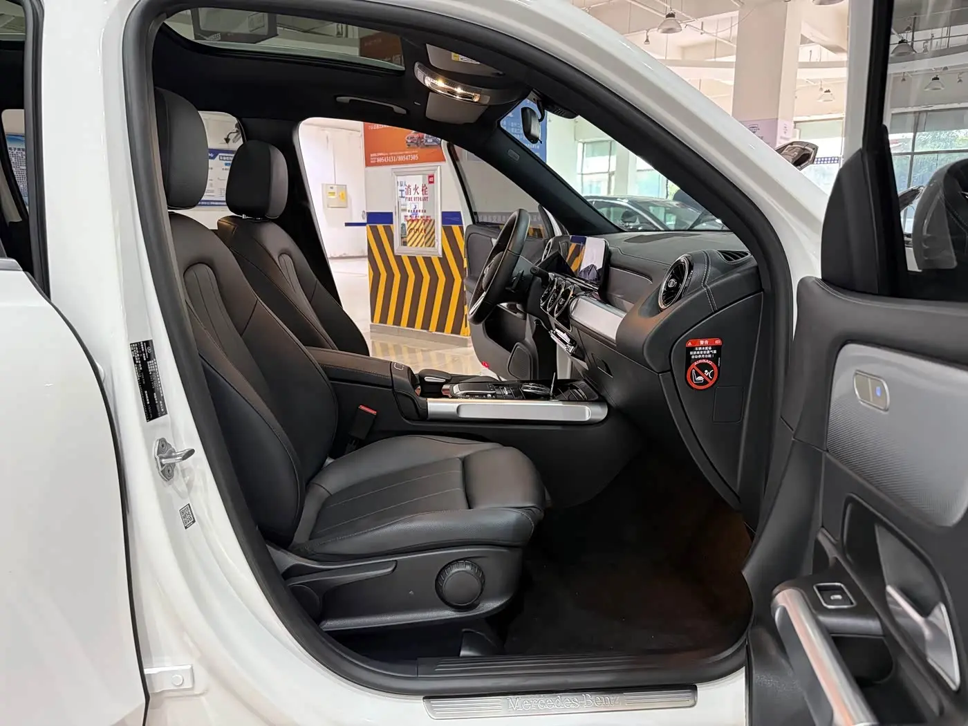 Mercedes-Benz GLB 2022 — Фото 10/20