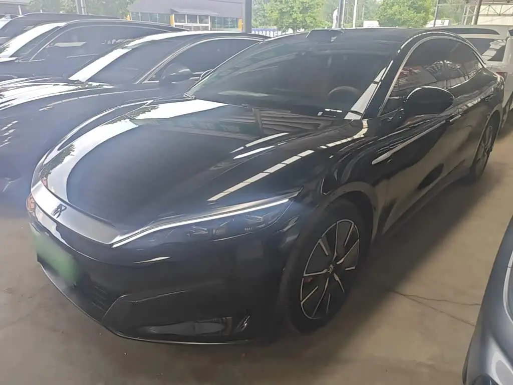 BYD Han L 2025 — Photo 2/20