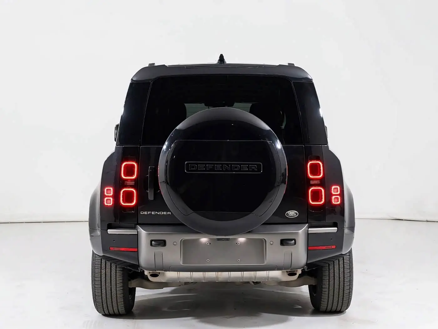 Land Rover Defender 2024 — Фото 5/9