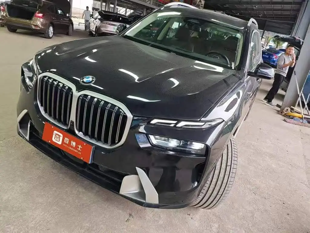 BMW X7, 2025