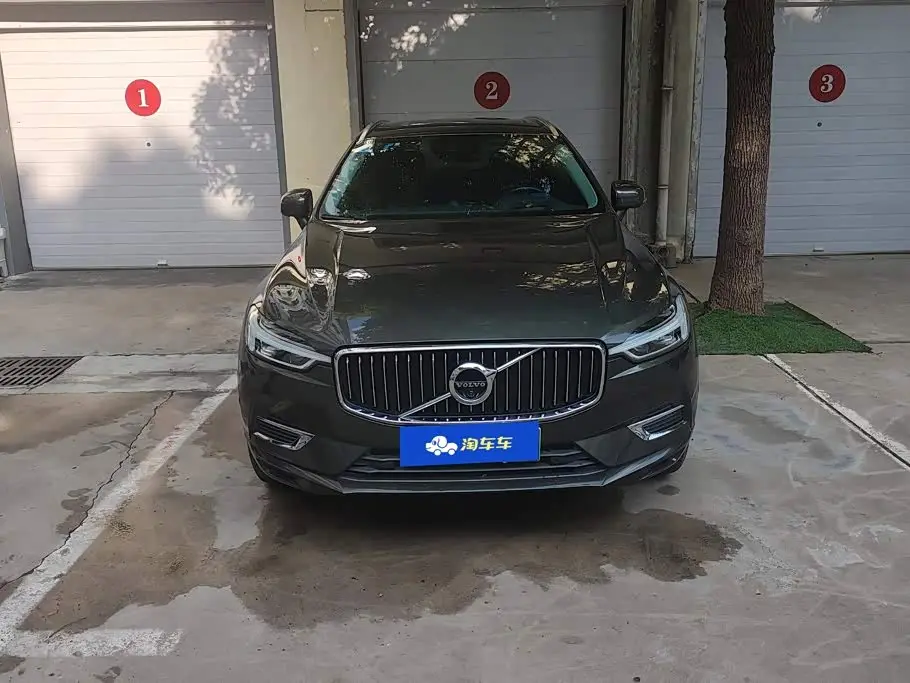 Volvo XC60 Plug-in Hybrid 2019 — Фото 2/16