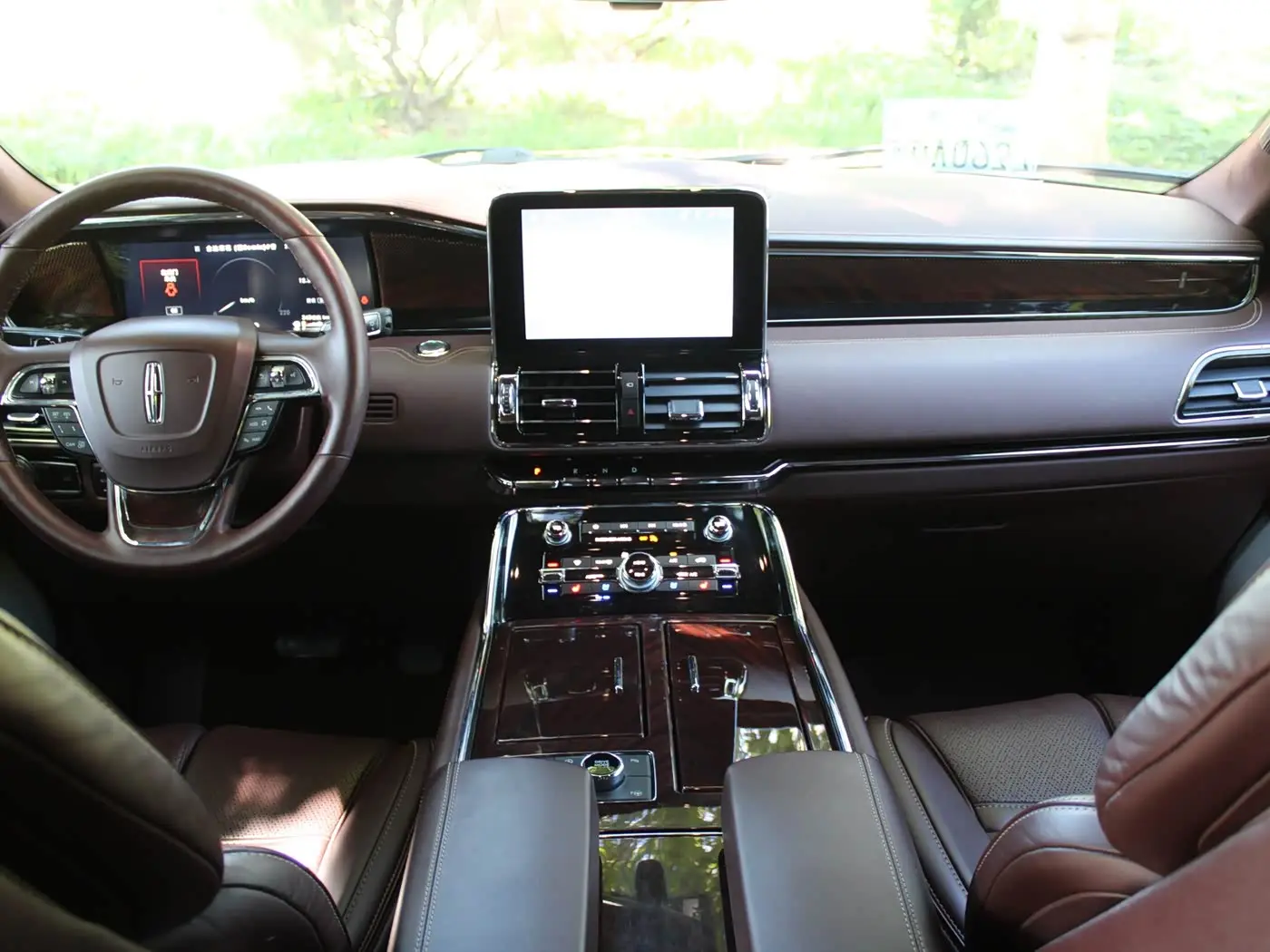 Lincoln Navigator 2021 — Photo 18/20