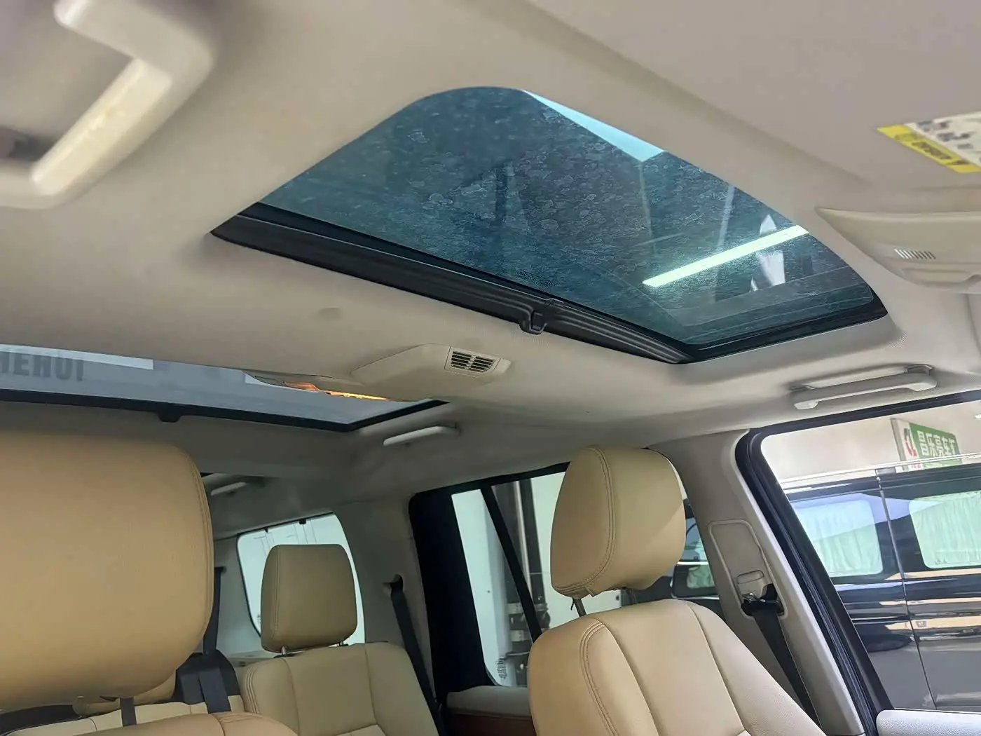 Land Rover Discovery 2012 — Фото 15/16