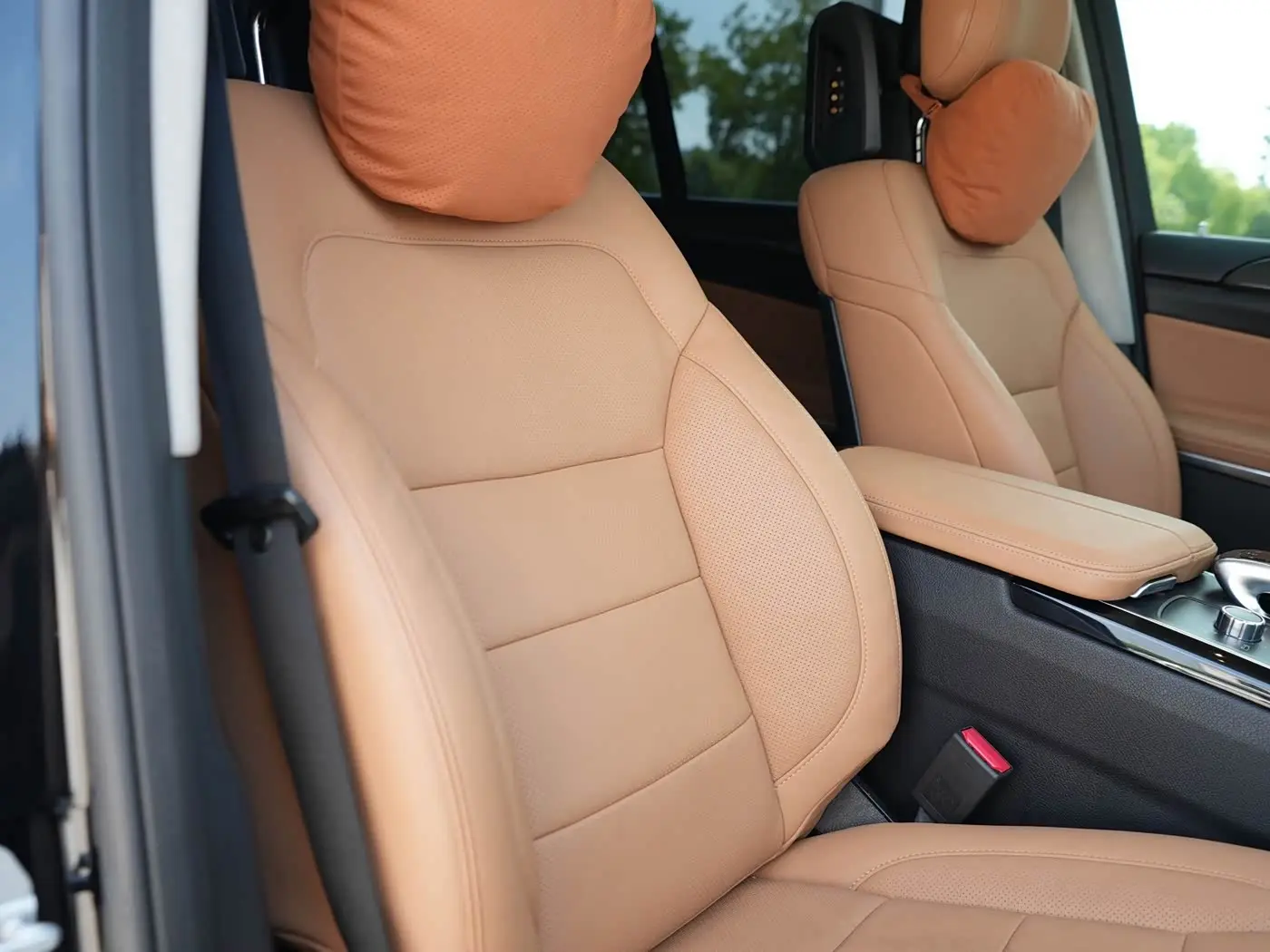 Mercedes-Benz GLS 2016 — Photo 14/20