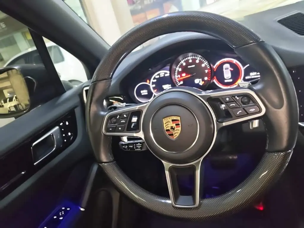 Porsche Cayenne 2021 — Фото 11/20
