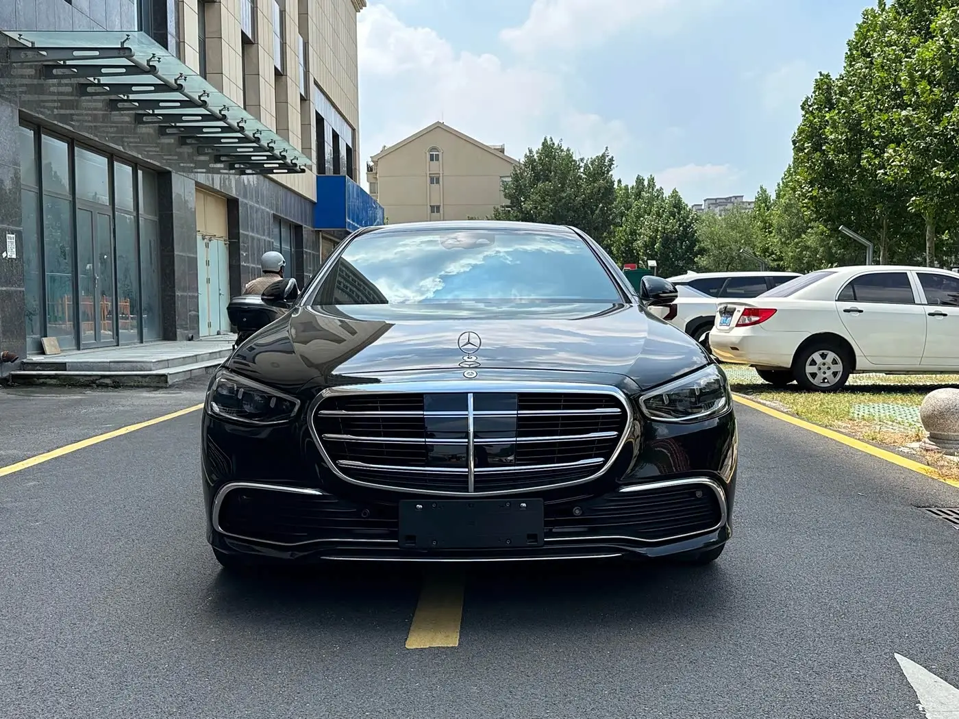 Mercedes-Benz S-Class 2021 — Photo 2/9