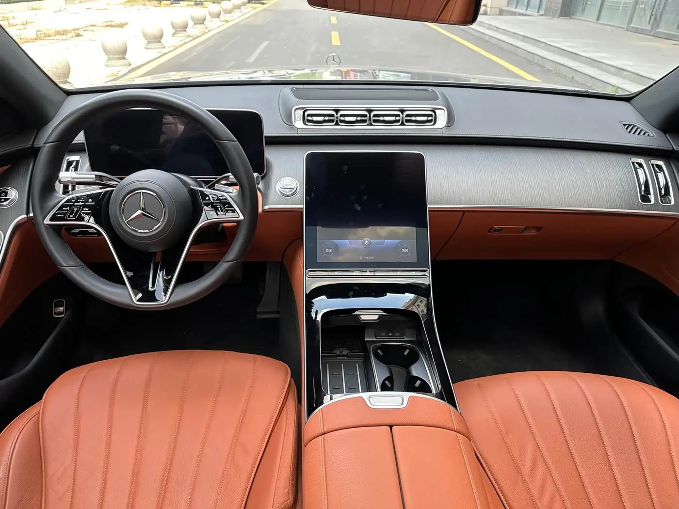 Mercedes-Benz S-Class 2021 — Photo 8/9