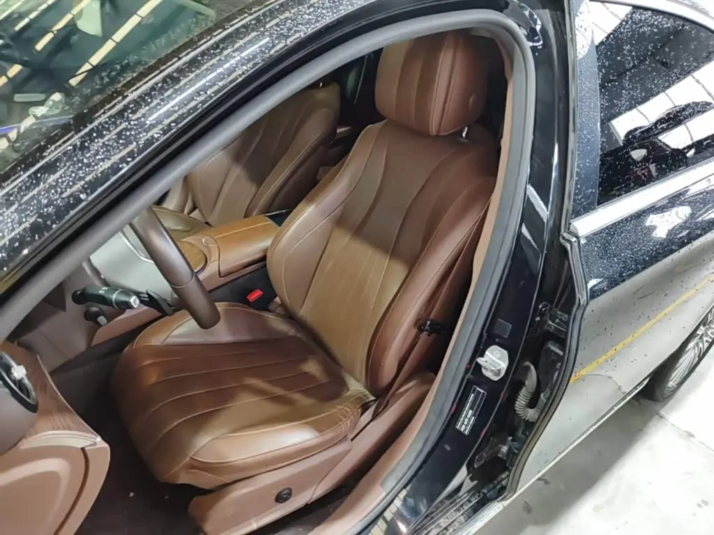 Mercedes-Benz E-Class 2020 — Photo 11/20