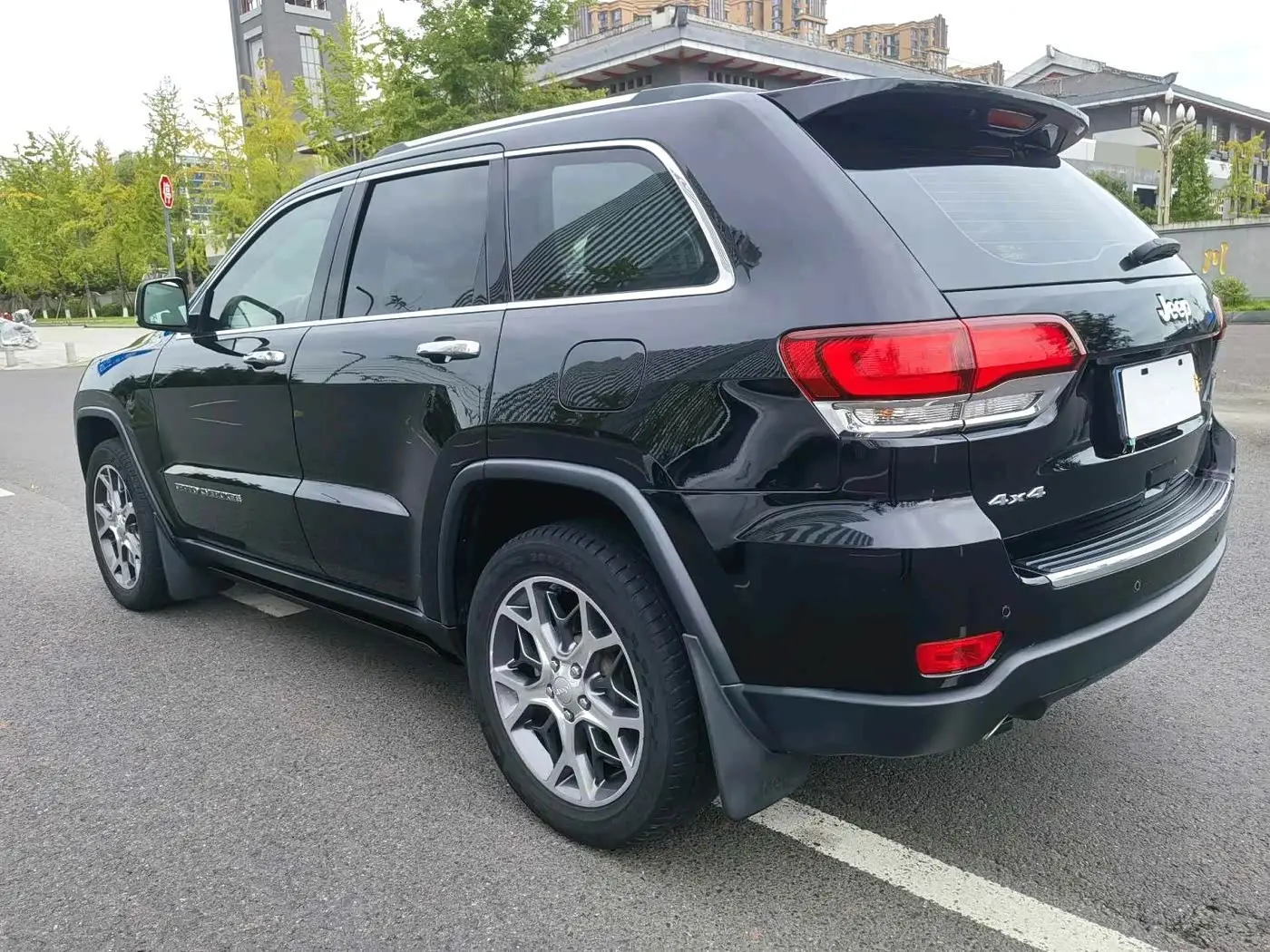 Jeep Grand Cherokee 2020 — Фото 7/11