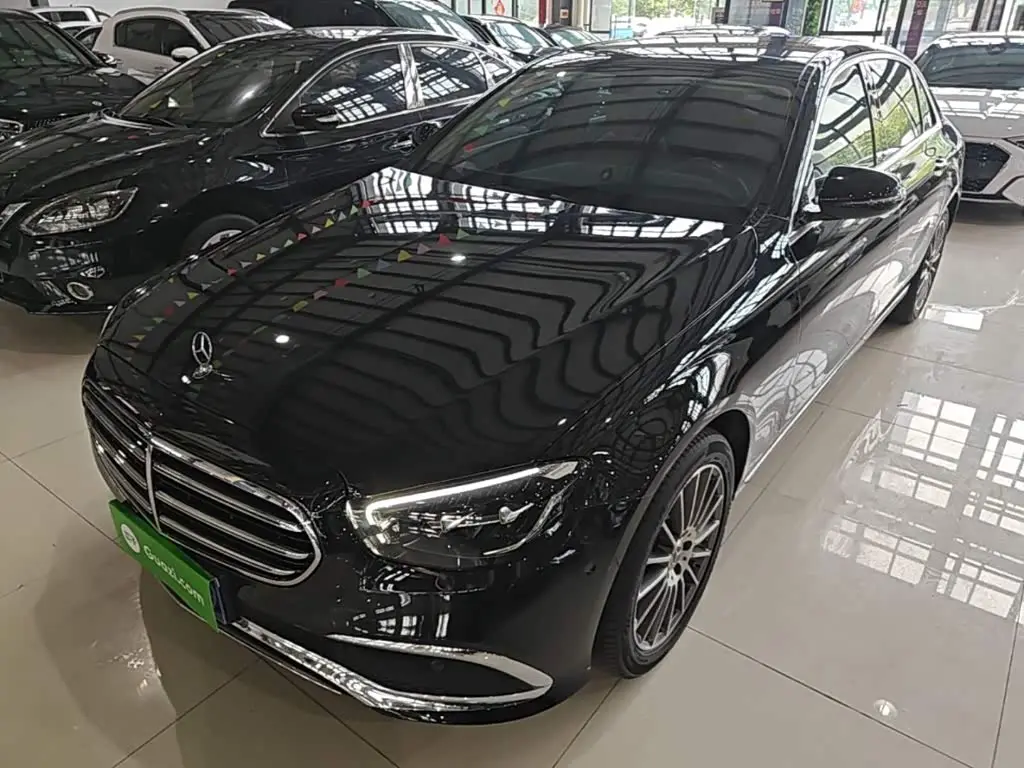 Mercedes-Benz E-Class 2022 — Photo 2/20