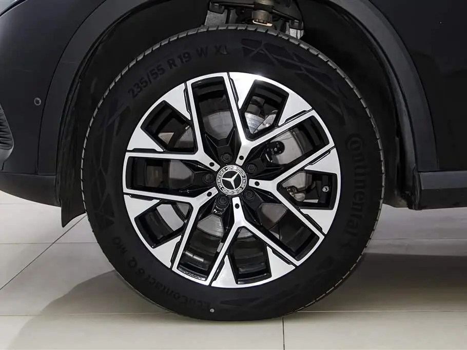 Mercedes-Benz GLC 2023 — Photo 9/20