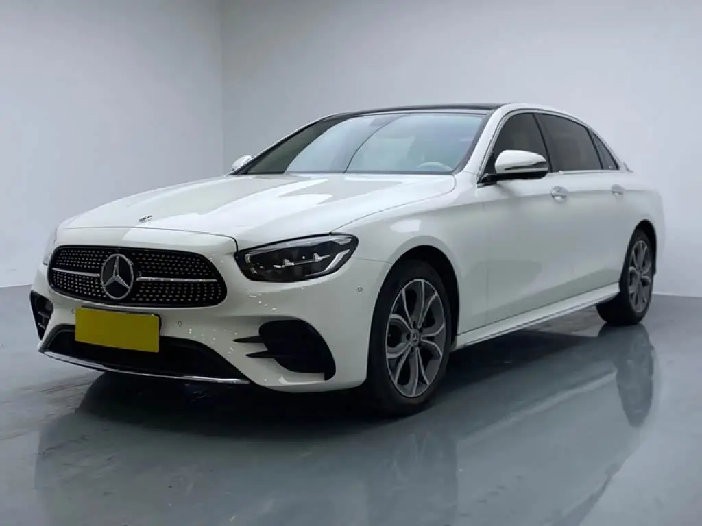 Mercedes-Benz E-Class 2022 — Фото 1/19