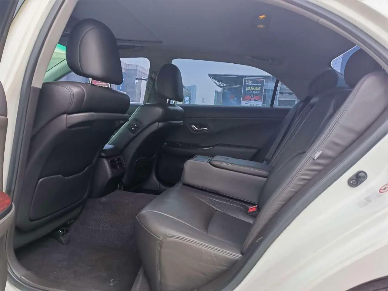 Toyota Crown 2010 — Photo 13/18