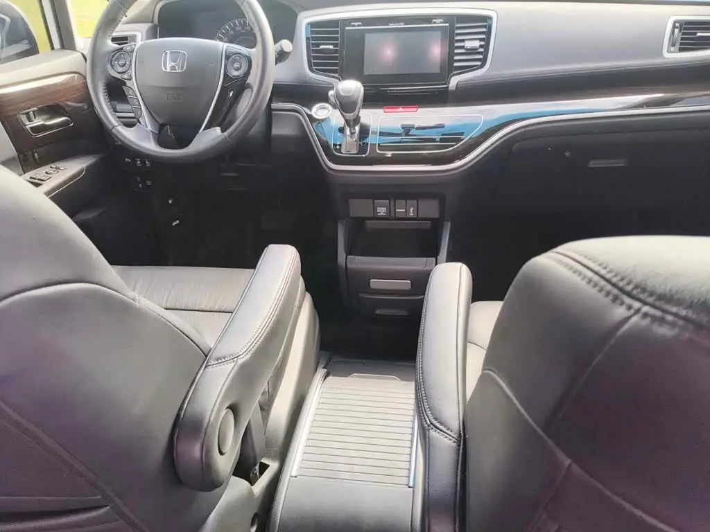 Honda Odyssey 2019 — ფოტო 12/13