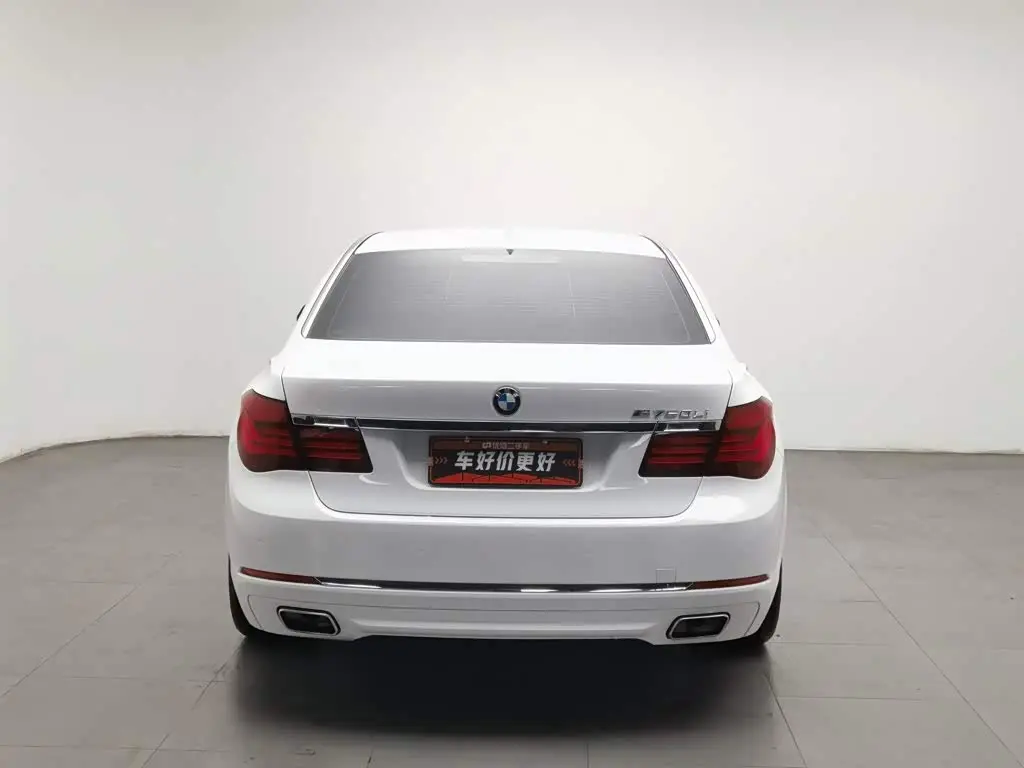 BMW 7 Series 2014 — Фото 4/20