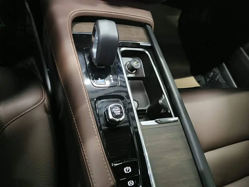 Volvo V90 2023 — Photo 10/20