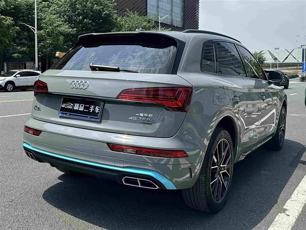 Audi Q5L 2025 — Фото 7/20