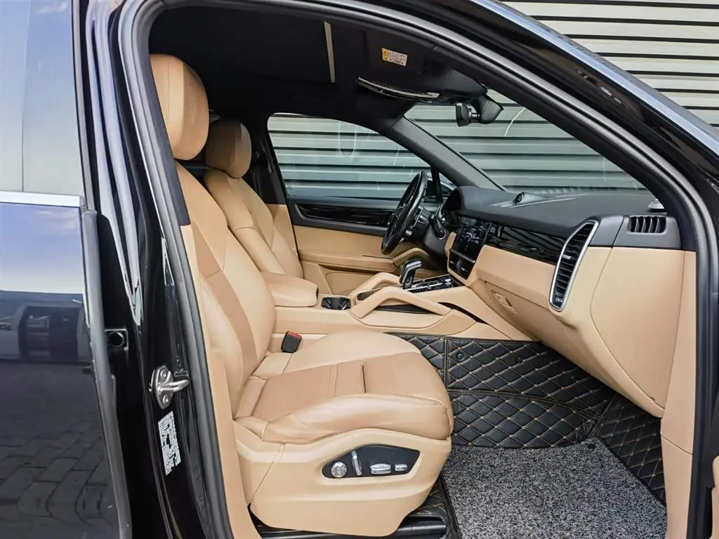 Porsche Cayenne New Energy 2019 — Photo 6/11