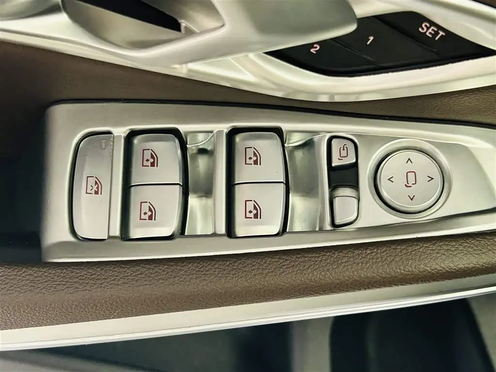 BMW 3 Series 2023 — Photo 18/20