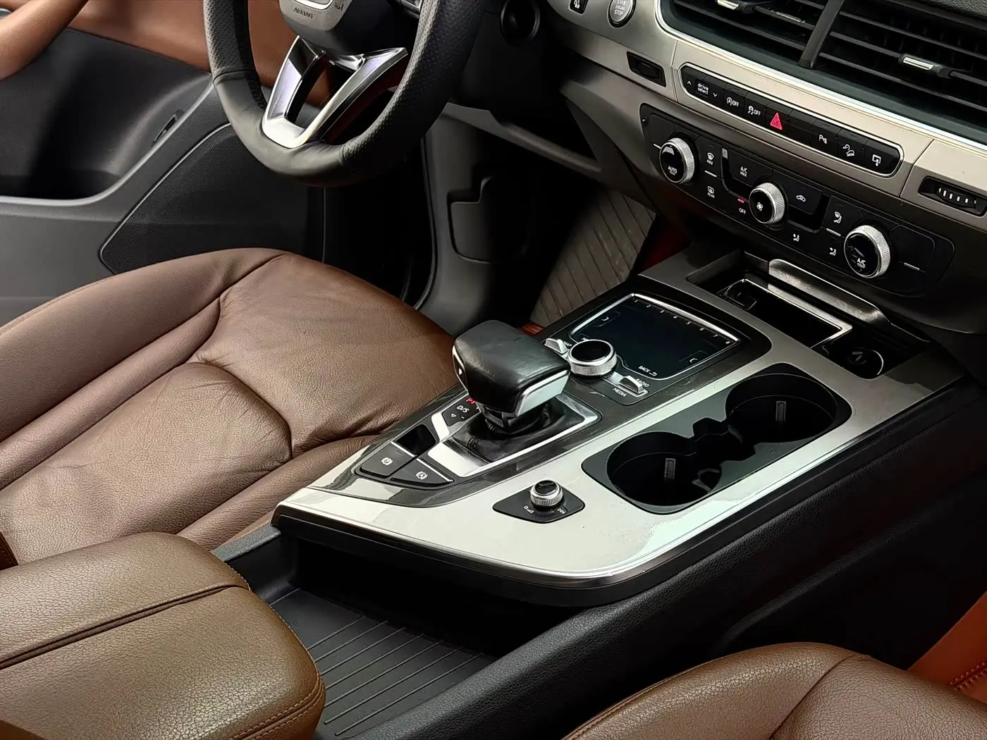 Audi Q7 2016 — Photo 15/18