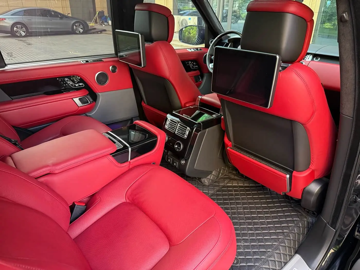 Land Rover Range Rover 2022 — Фото 11/16