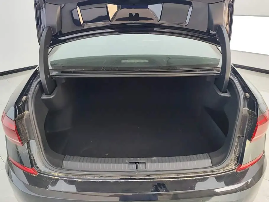 Volkswagen Passat 2025 — Photo 4/16