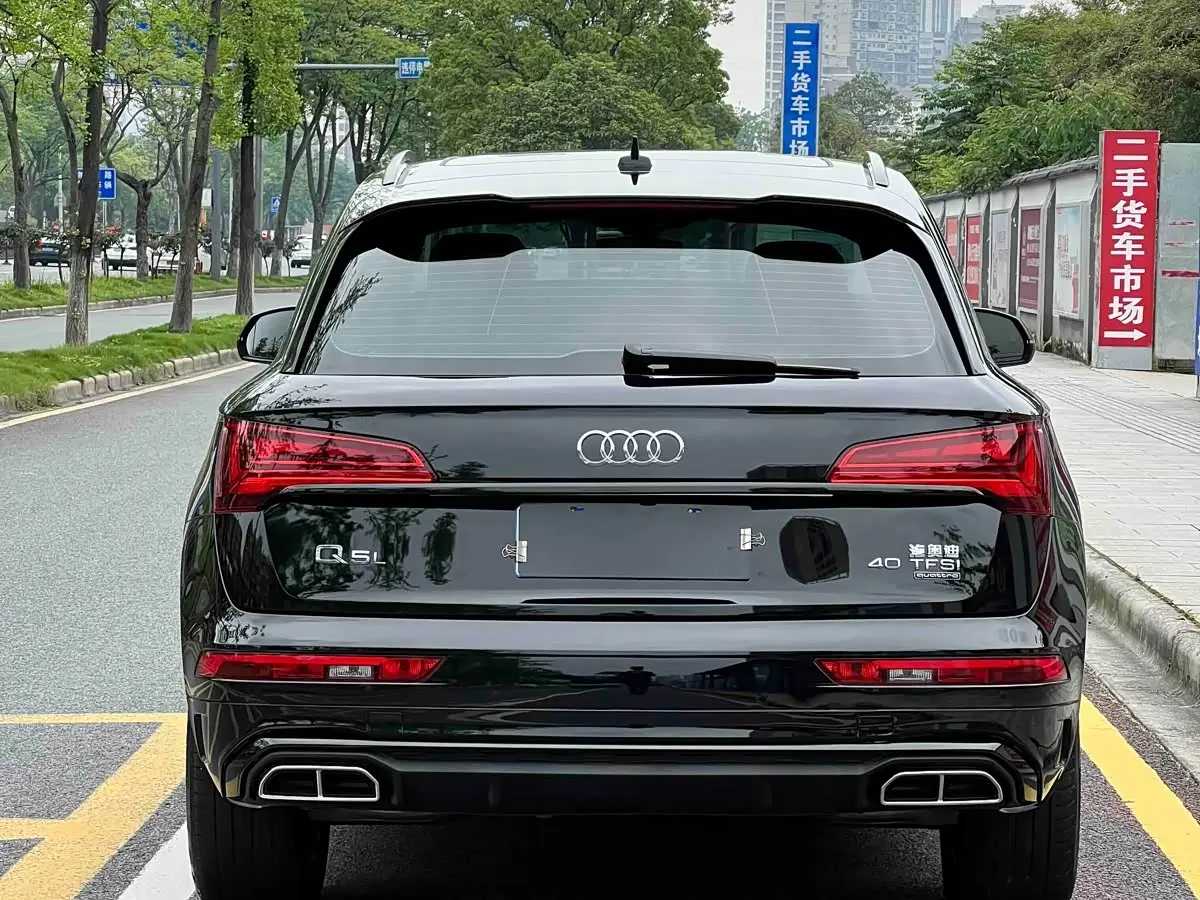Audi Q5L 2023 — Фото 5/15