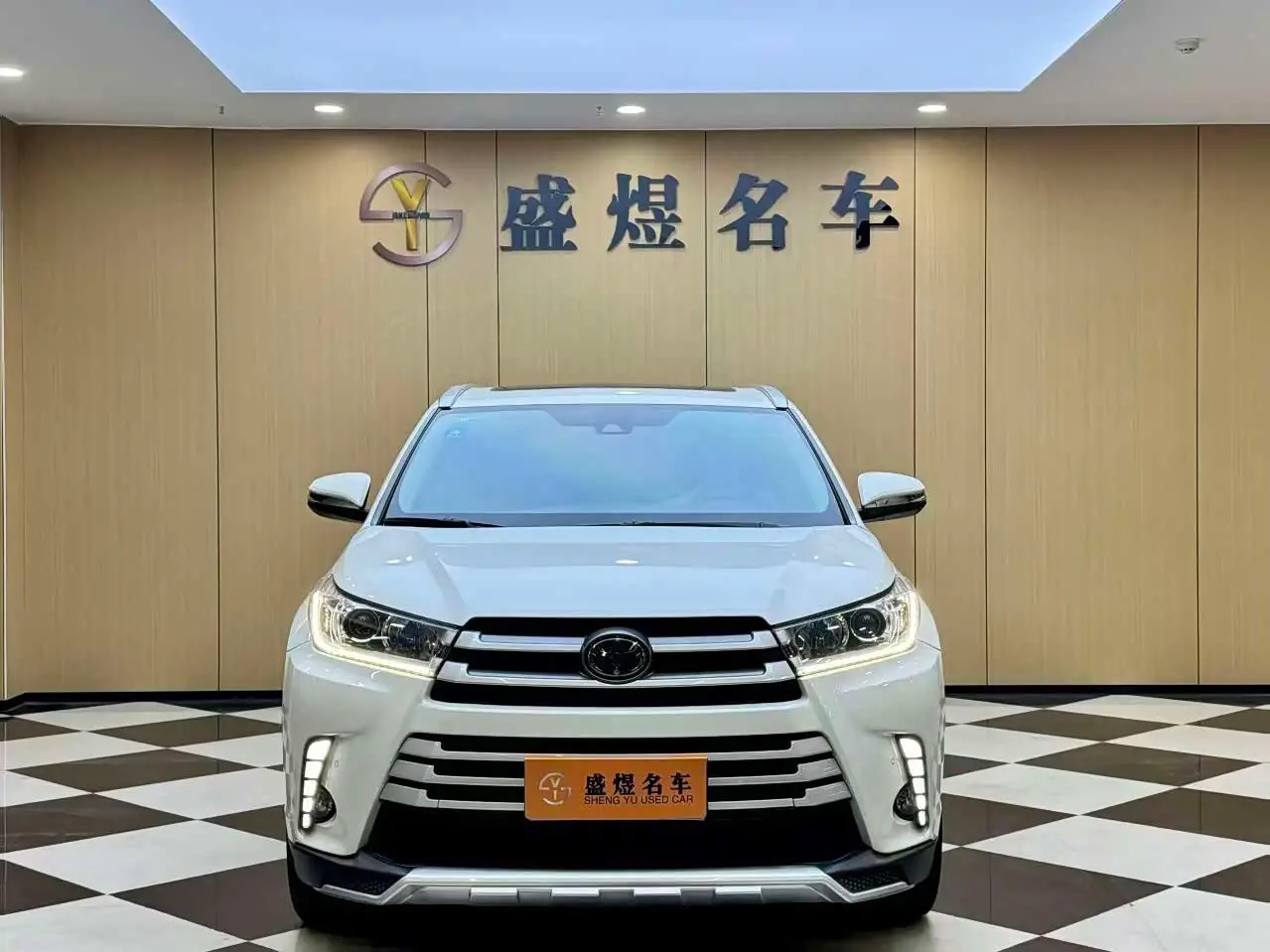 Toyota Highlander 2018 — Photo 3/14