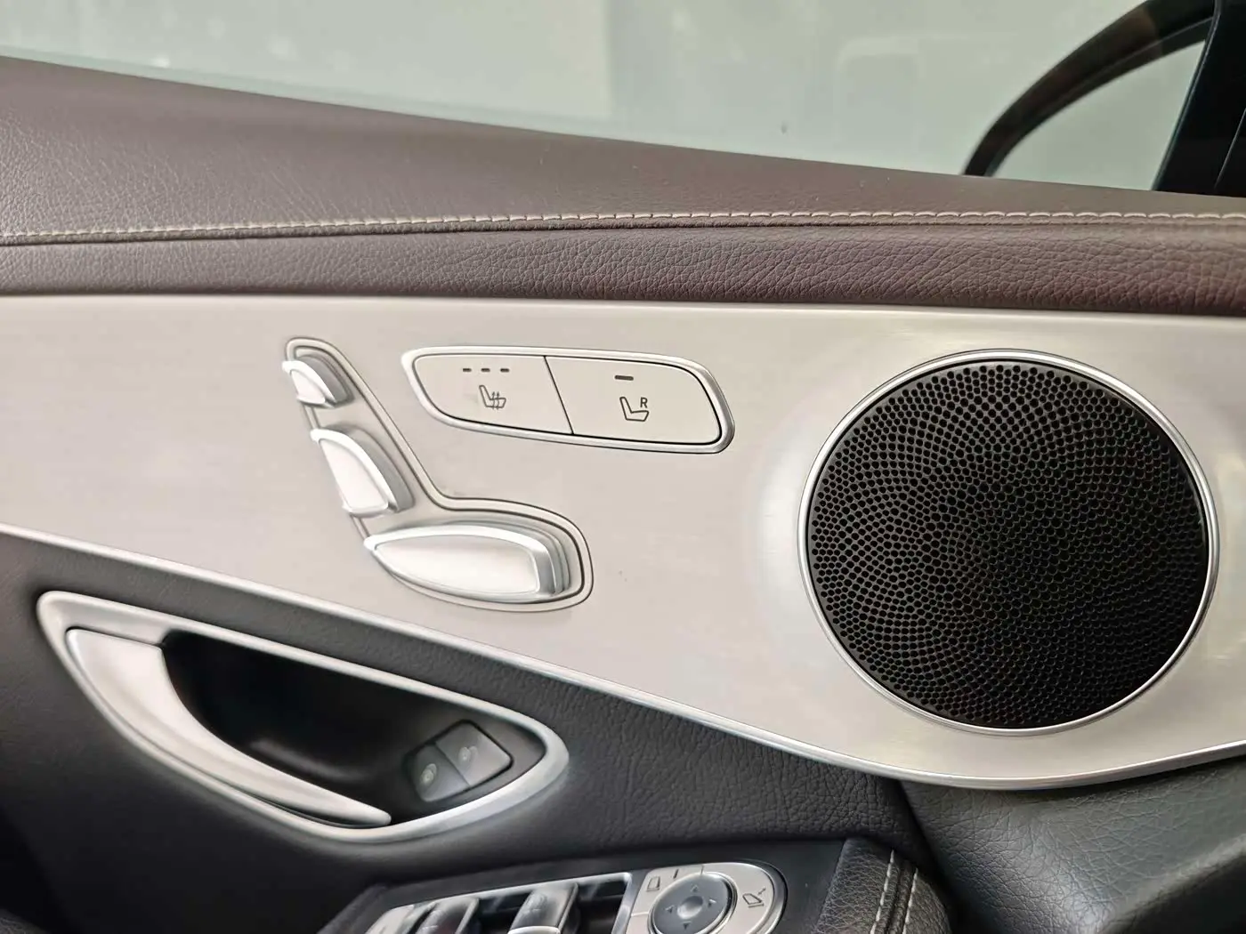 Mercedes-Benz GLC 2021 — Photo 12/16