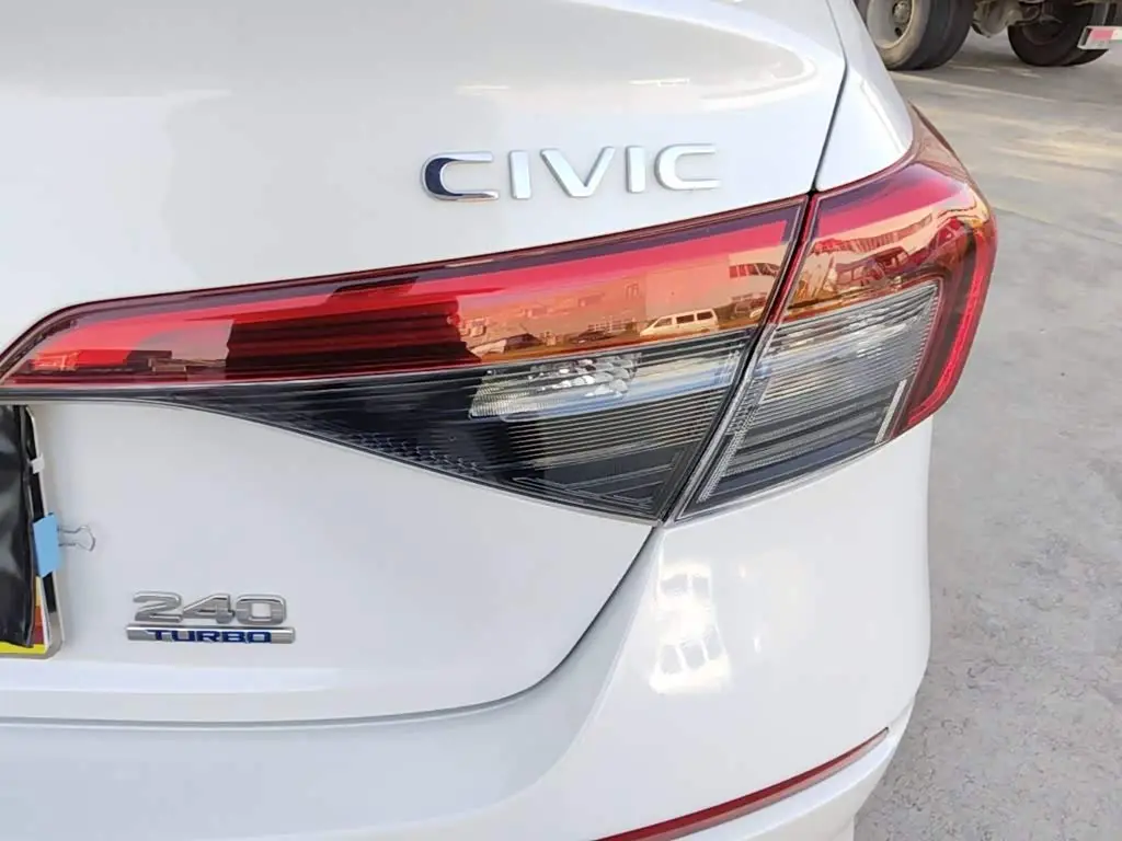 Honda Civic 2024 — ფოტო 8/20