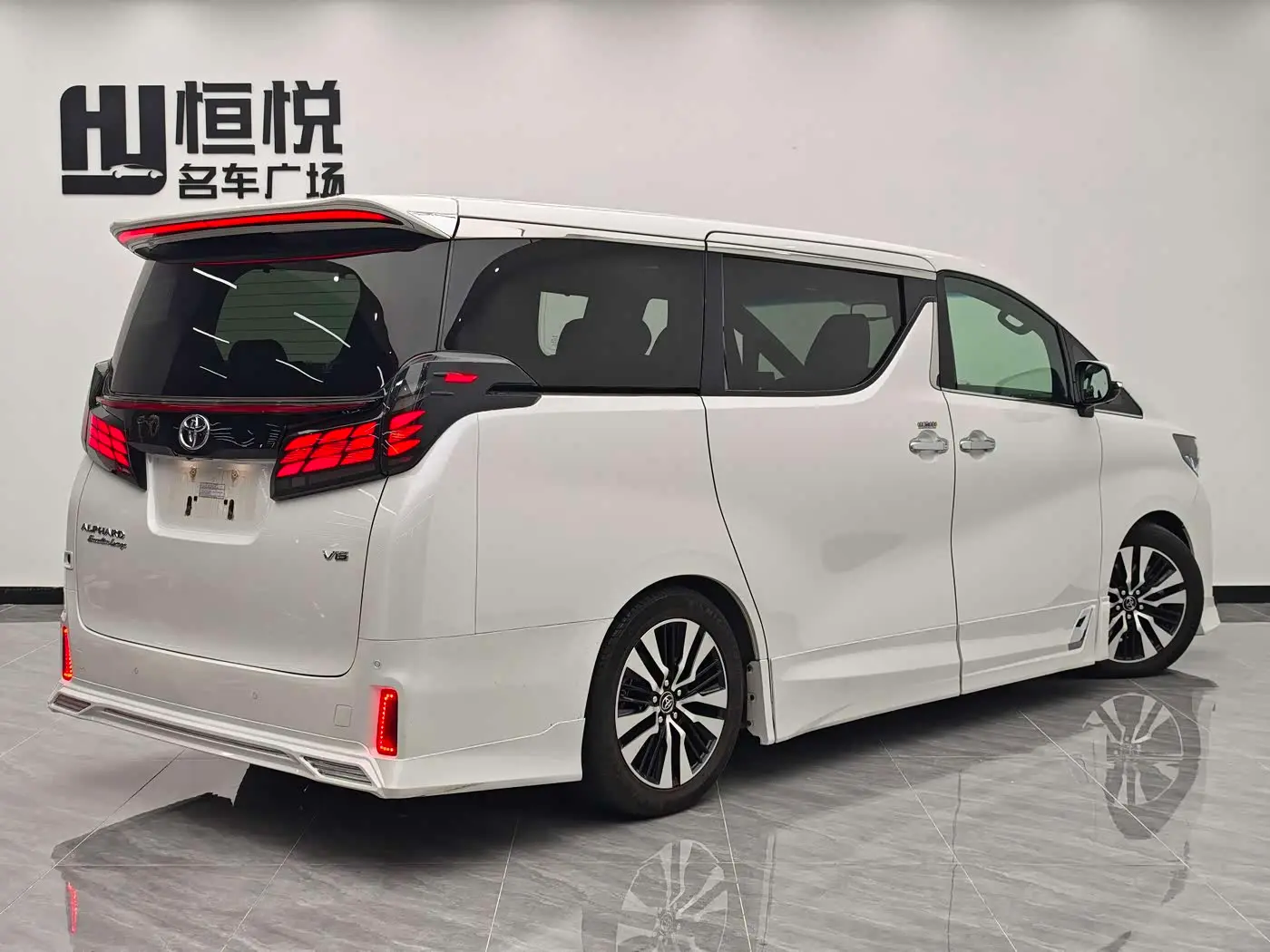 Toyota Alphard 2018 — Фото 3/14