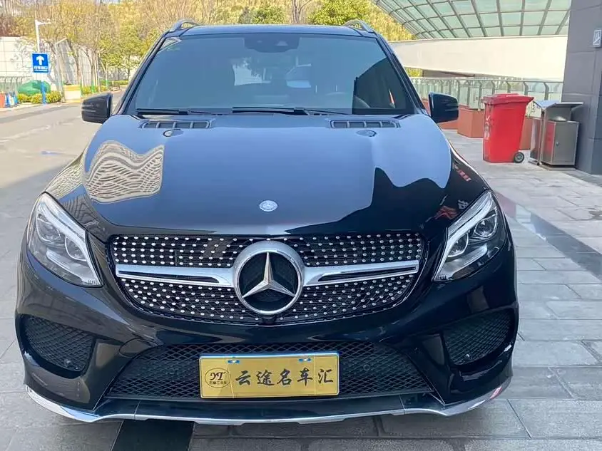 Mercedes-Benz GLE 2017 — Photo 10/17