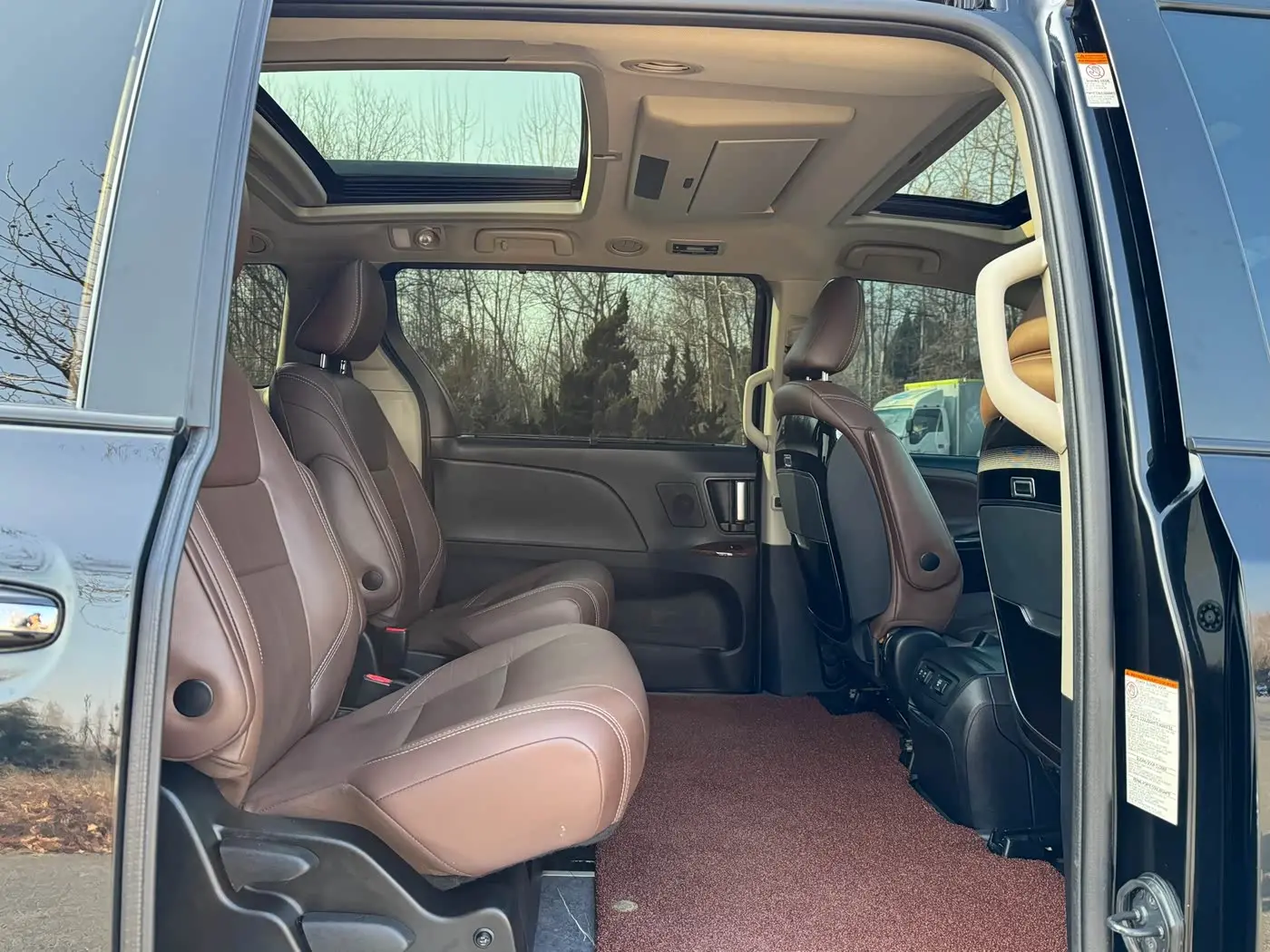 Toyota Sienna 2018 — Photo 11/16