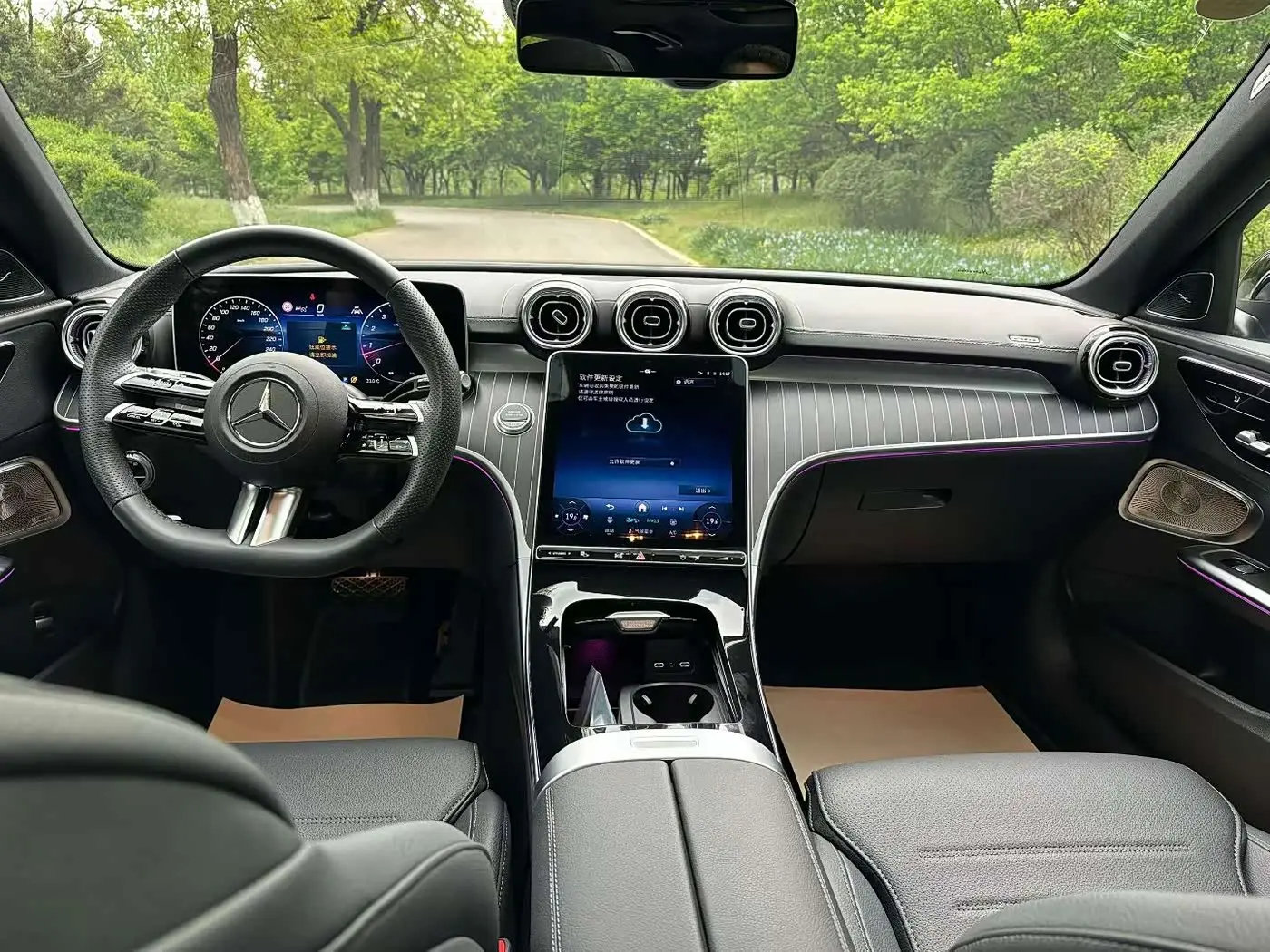 Mercedes-Benz C-Class 2024 — Photo 6/20