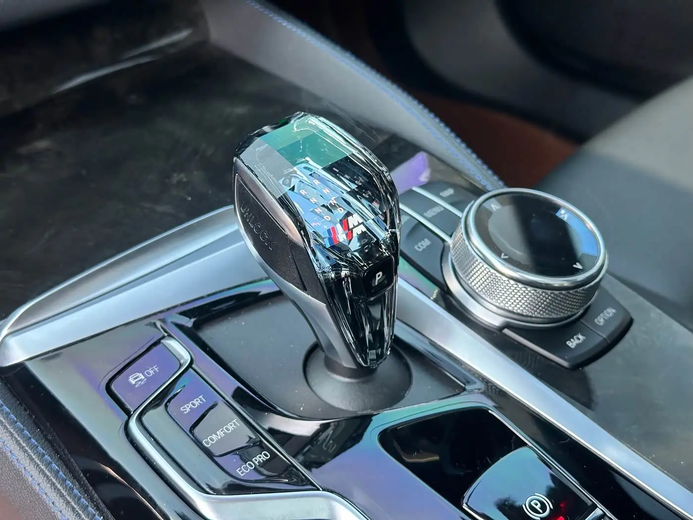 BMW 6 Series GT 2023 — Şəkil 13/18