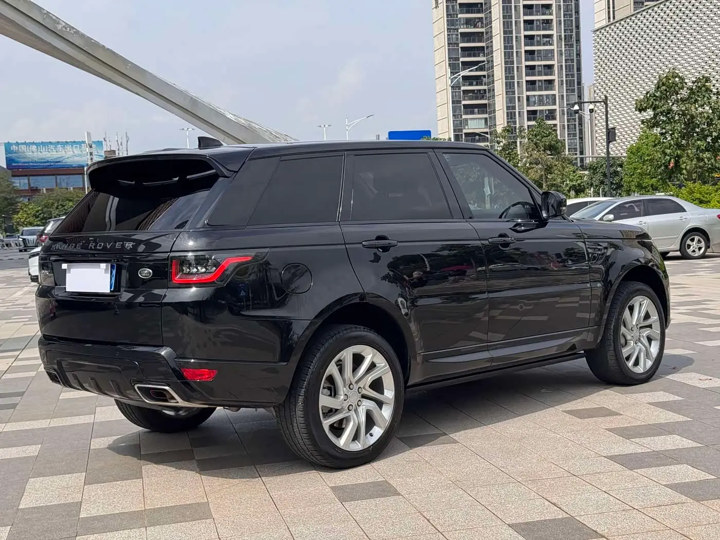 Land Rover Range Rover Sport 2019 — Photo 4/20