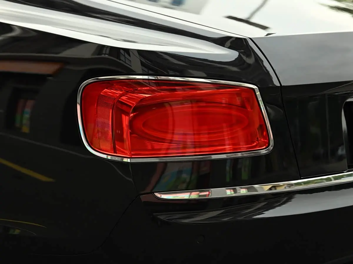 Bentley Flying Spur 2017 — Фото 20/20
