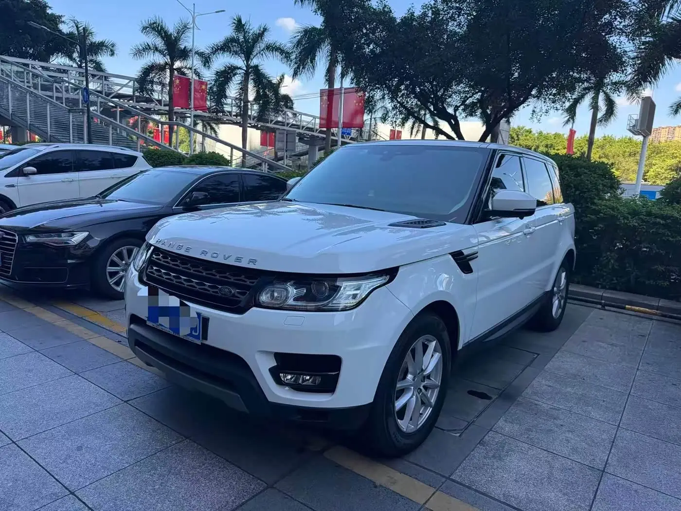 Land Rover Range Rover Sport 2018 — Photo 1/6