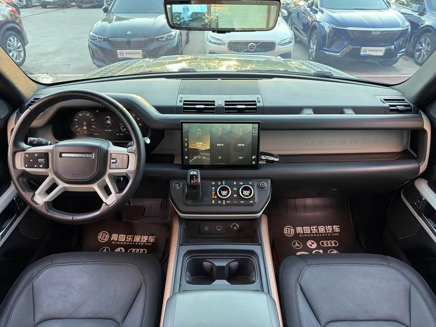 Land Rover Defender 2023 — Photo 11/16