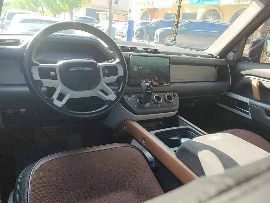 Land Rover Defender 2023 — Şəkil 12/16