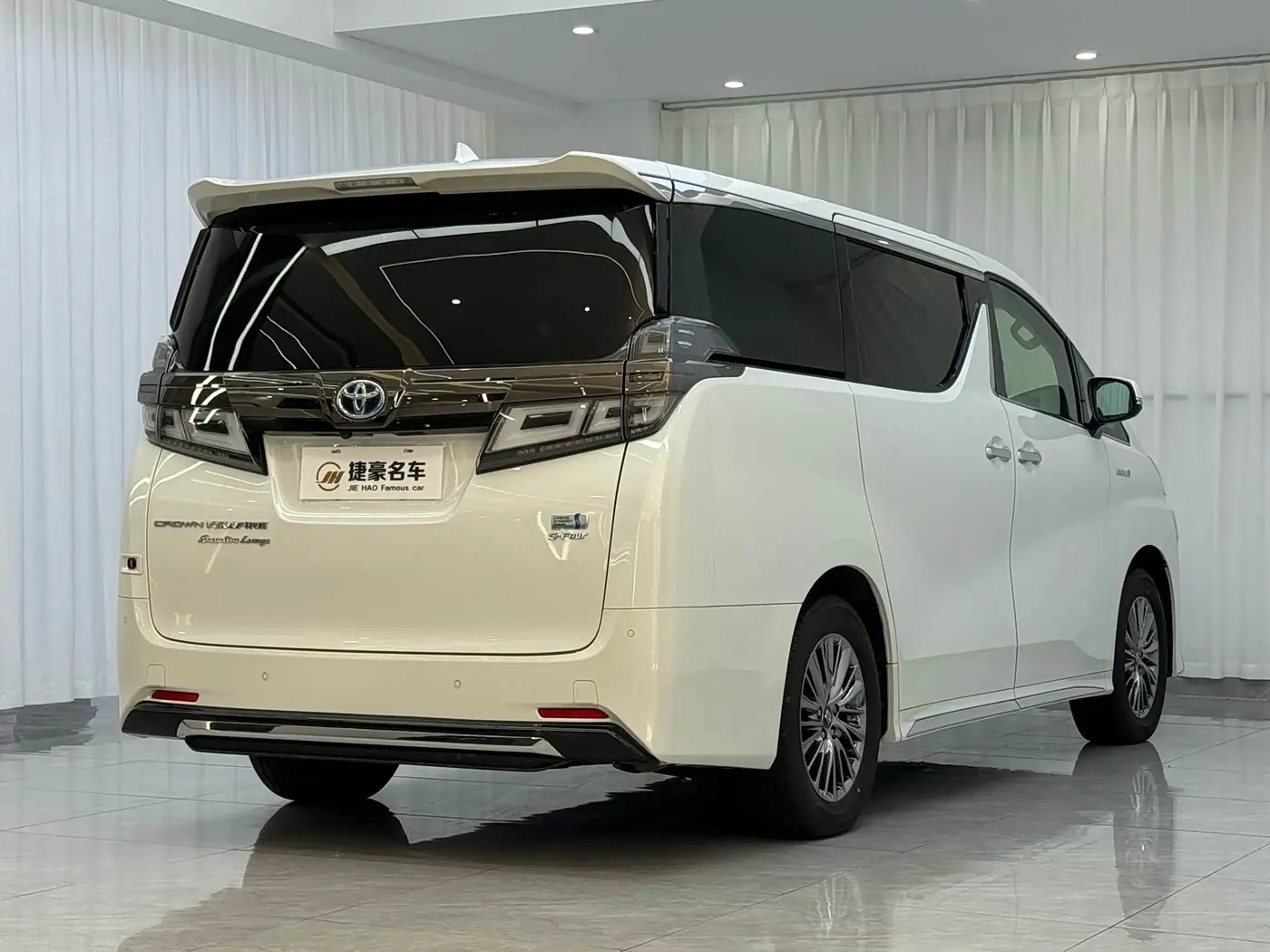Toyota Vellfire 2023 — Фото 13/14