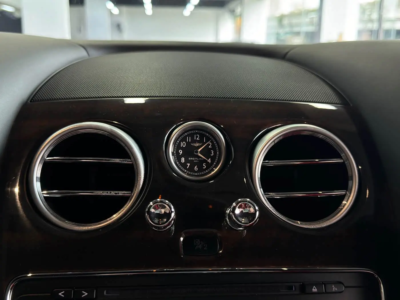 Bentley Continental 2014 — ფოტო 17/19