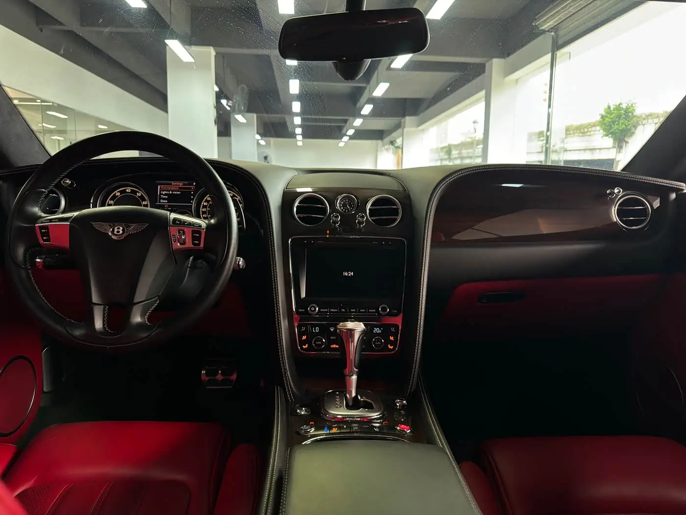 Bentley Continental 2014 — ფოტო 15/19