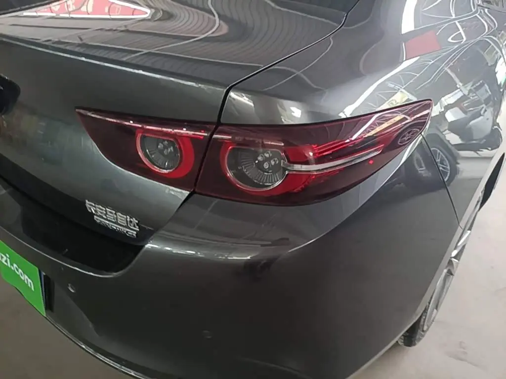 Mazda Mazda3 Axela 2024 — Şəkil 8/20